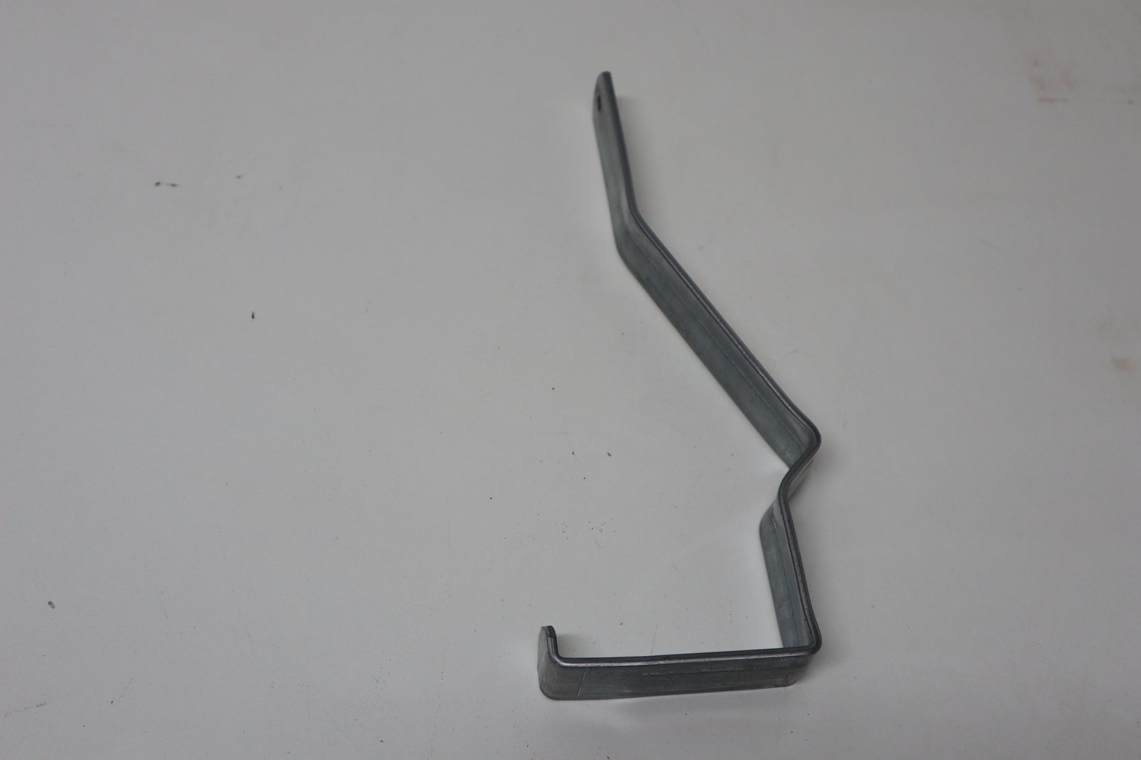 HANGER,”J” TYPE W/GUSSET,F/REGULAR OR M/W TROUGH